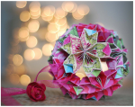 Delicate Origami Christmas Ornaments